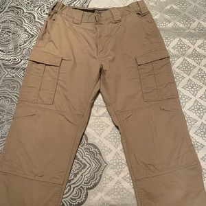 Mens Blackhawk Tactical Cargos Pants. Size 36x32.